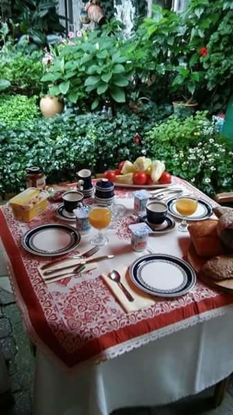 Bed and Breakfast Fonagy Es Walter Vendeg- Es Borhaz Вац Экстерьер фото